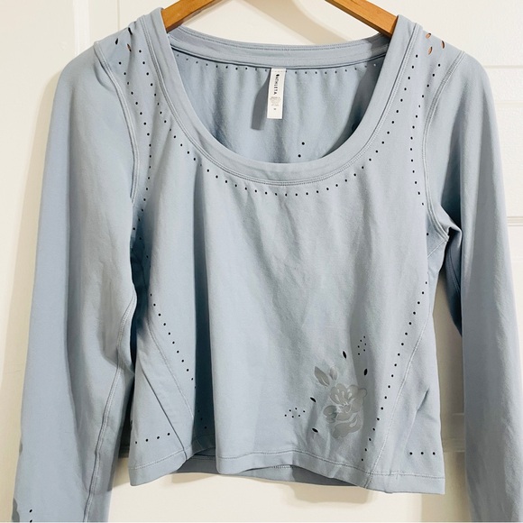 Athleta Tops - Athleta Shanti Eyelet Blue Long Sleeve Floral Top Size Medium